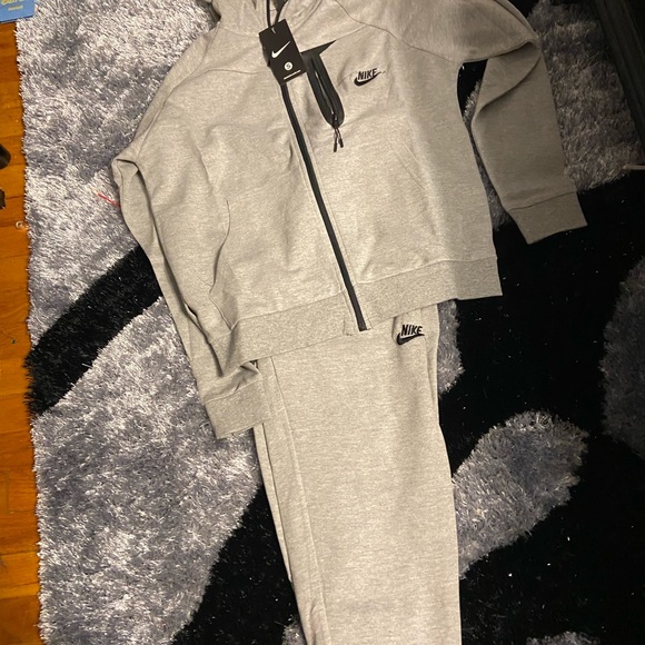 Brand new with tags nikes $90 a piece - Picture 9 of 10